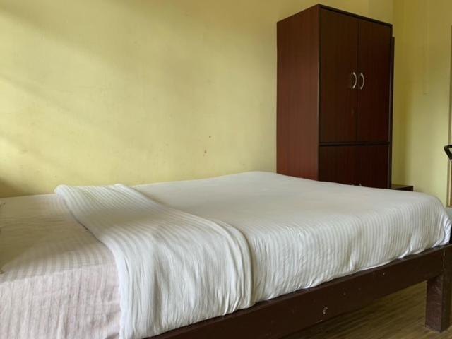 Sweet Home Guest House Shillong Esterno foto